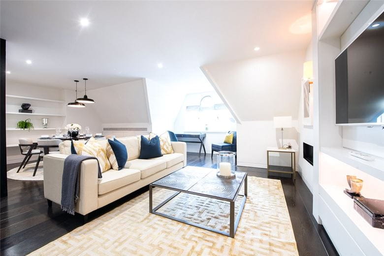 2 bedroom flat, Duke Street, Mayfair W1K - Available