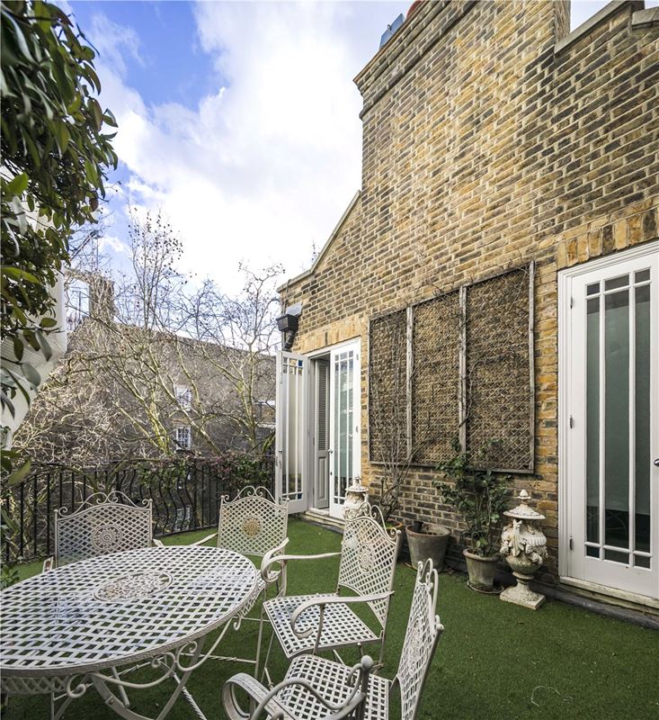 4 bedroom flat, North Audley Street, London W1K - Available