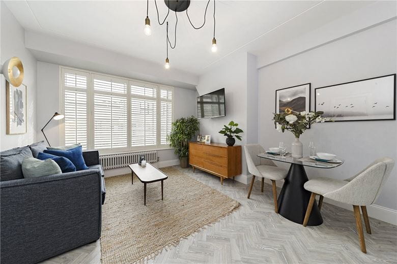 1 bedroom flat, Richmond Court, 200 Sloane Street SW1X - Available