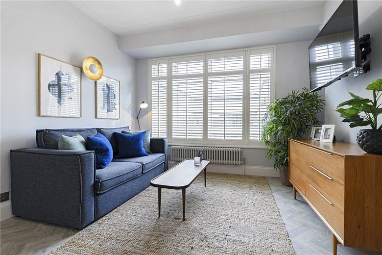 1 bedroom flat, Richmond Court, 200 Sloane Street SW1X - Available