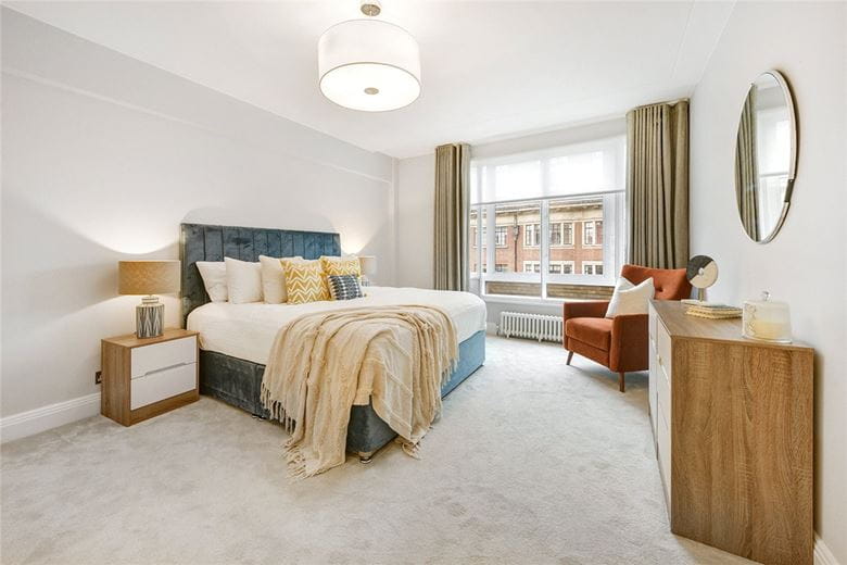 1 bedroom flat, Sloane Street, Belgravia SW1X - Available