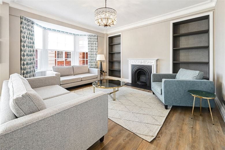3 bedroom flat, Grosvenor Square, Mayfair W1K - Available