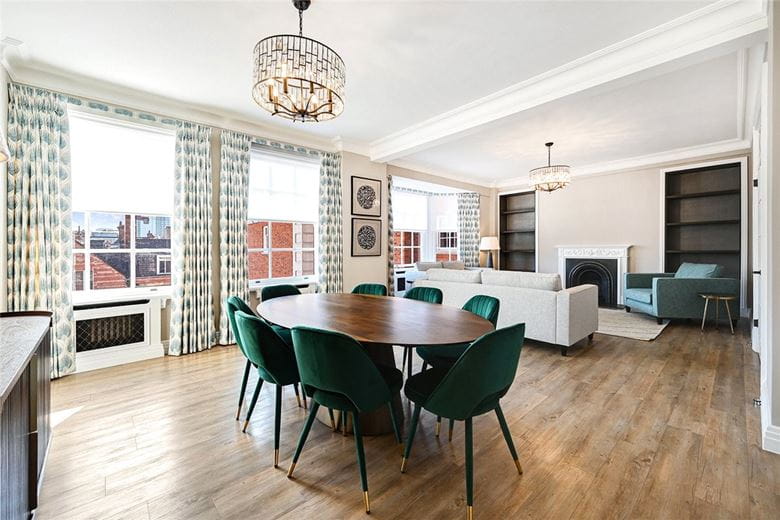 3 bedroom flat, Grosvenor Square, Mayfair W1K - Available