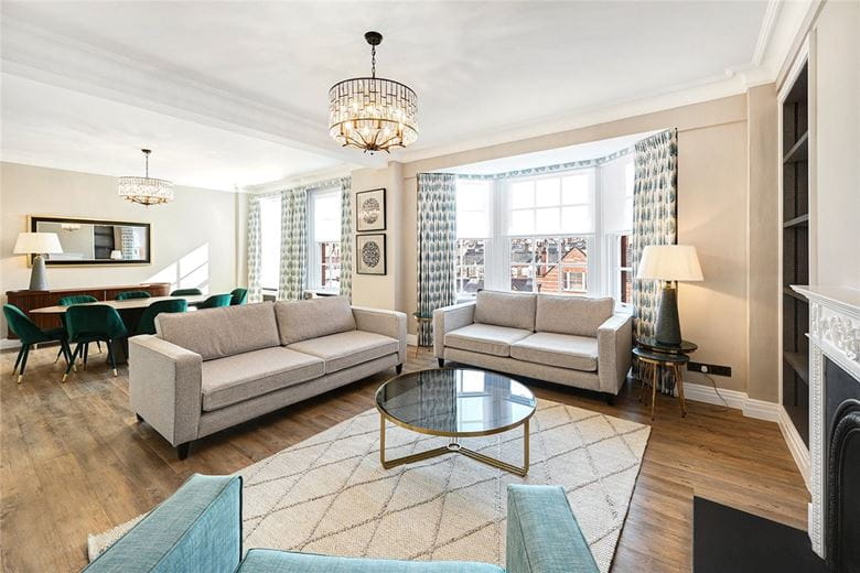 3 bedroom flat, Grosvenor Square, Mayfair W1K - Available