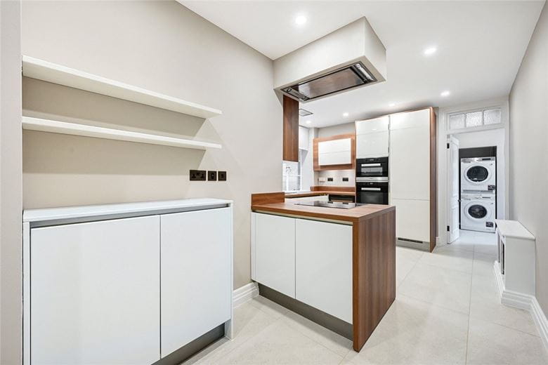 3 bedroom flat, Grosvenor Square, Mayfair W1K - Available