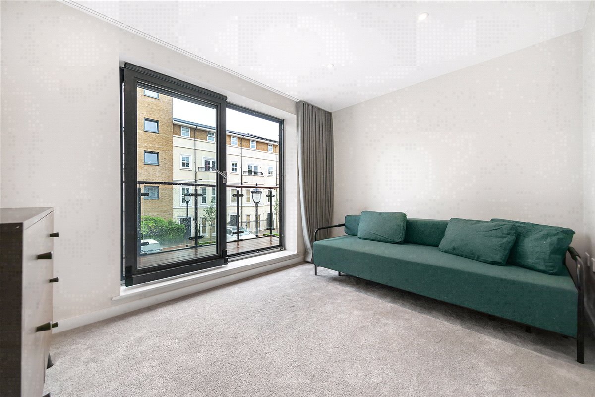 2 bedroom flat, Canal Boulevard, Camden NW1