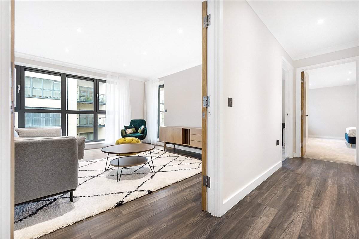 2 bedroom flat, Canal Boulevard, Camden NW1