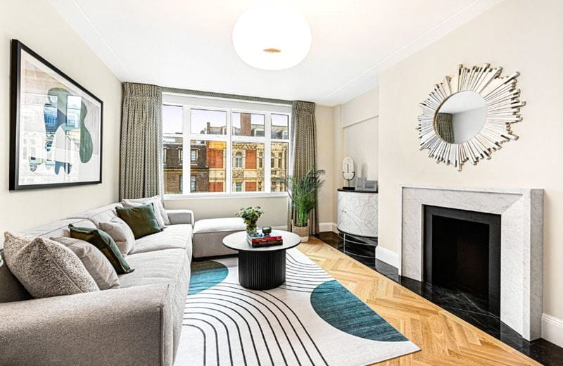 1 bedroom flat, Richmond Court, 200 Sloane Street SW1X - Available