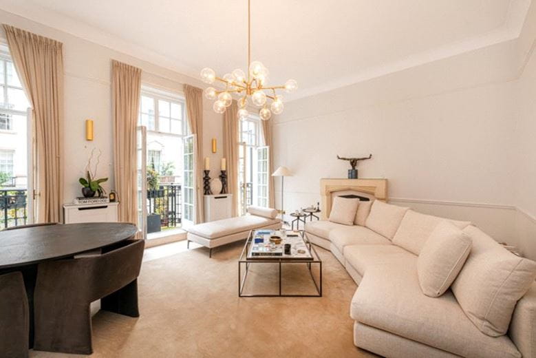 1 bedroom flat, Upper Brook Street, Mayfair W1K - Available