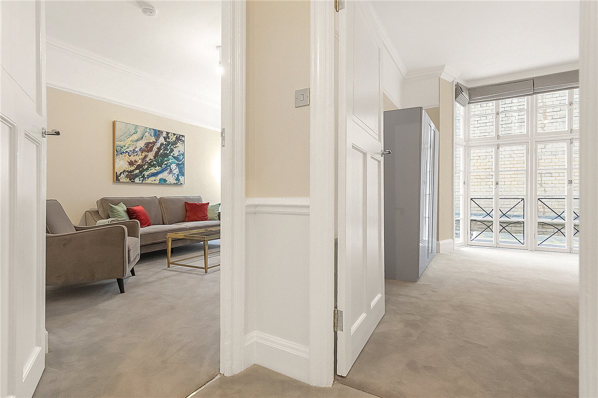 1 bedroom flat, Bury Street, St James's SW1Y