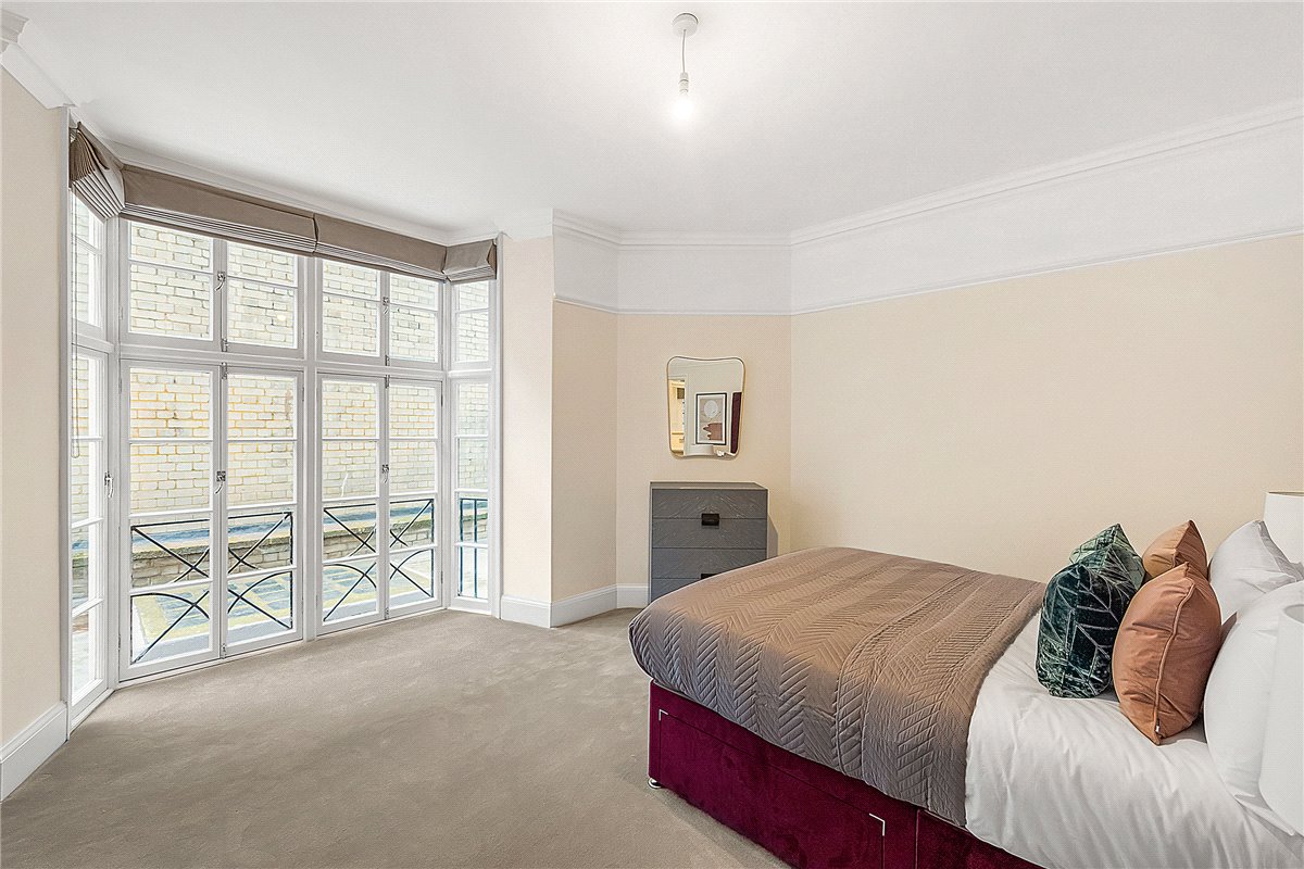 1 bedroom flat, Bury Street, St James's SW1Y
