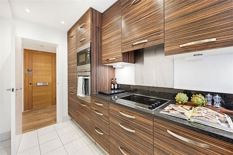 1 bedroom flat, Richmond Court, 200 Sloane Street SW1X - Available