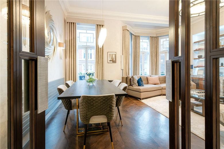 2 bedroom flat, Green Street, Mayfair W1K - Available