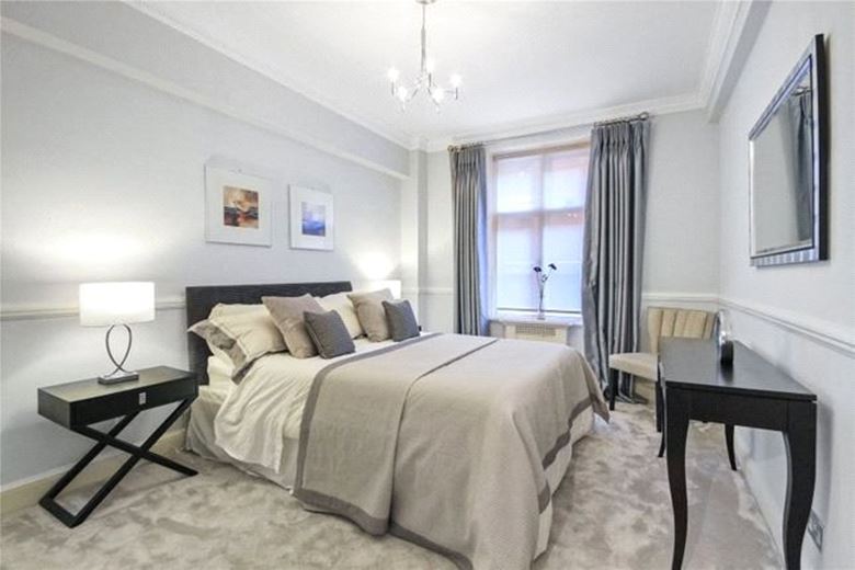 2 bedroom flat, South Audley Street, Mayfair W1K - Available