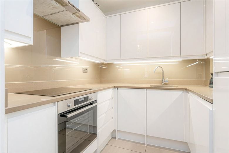 2 bedroom flat, Park Street, Mayfair W1K - Available