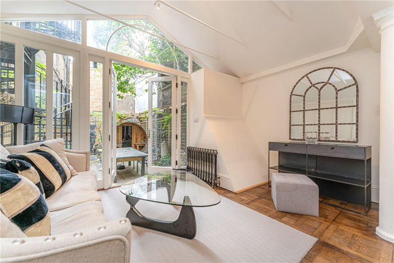 3 bedroom house, North Audley Street, London W1K - Available