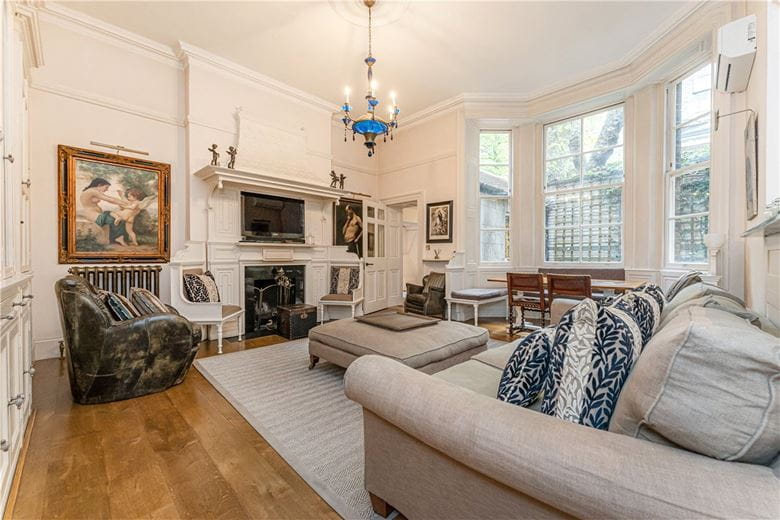 3 bedroom house, North Audley Street, London W1K - Available