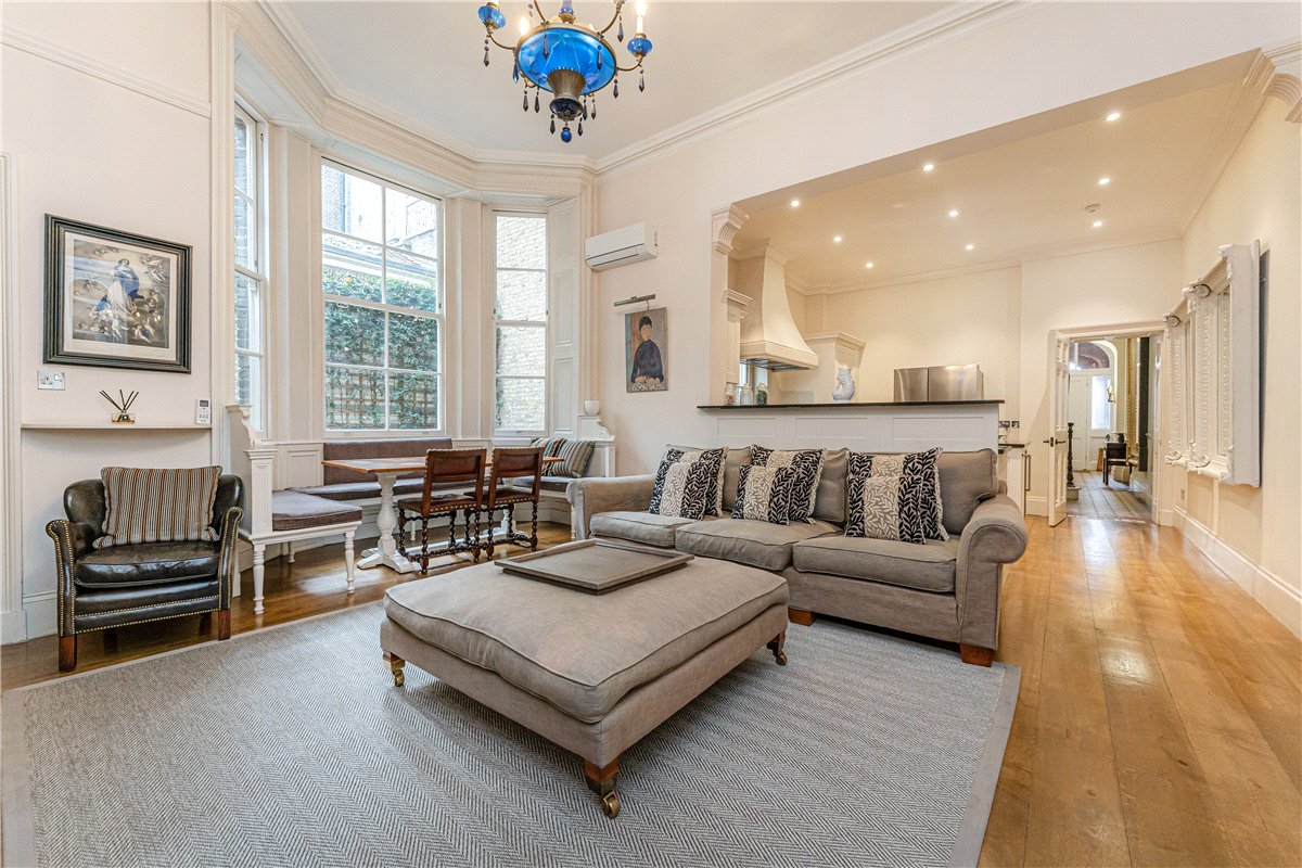 3 bedroom house, North Audley Street, London W1K - Available