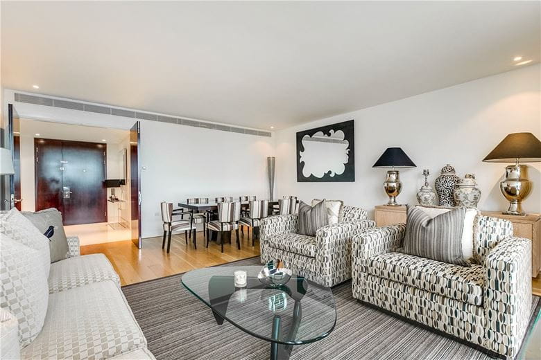 3 bedroom flat, Knightsbridge, London SW7 - Available