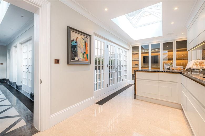 4 bedroom flat, Upper Brook Street, Mayfair W1K