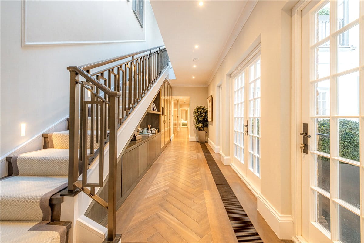 4 bedroom flat, Upper Brook Street, Mayfair W1K