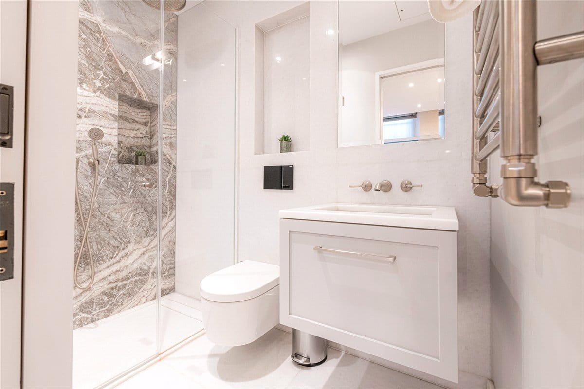 4 bedroom flat, Upper Brook Street, Mayfair W1K