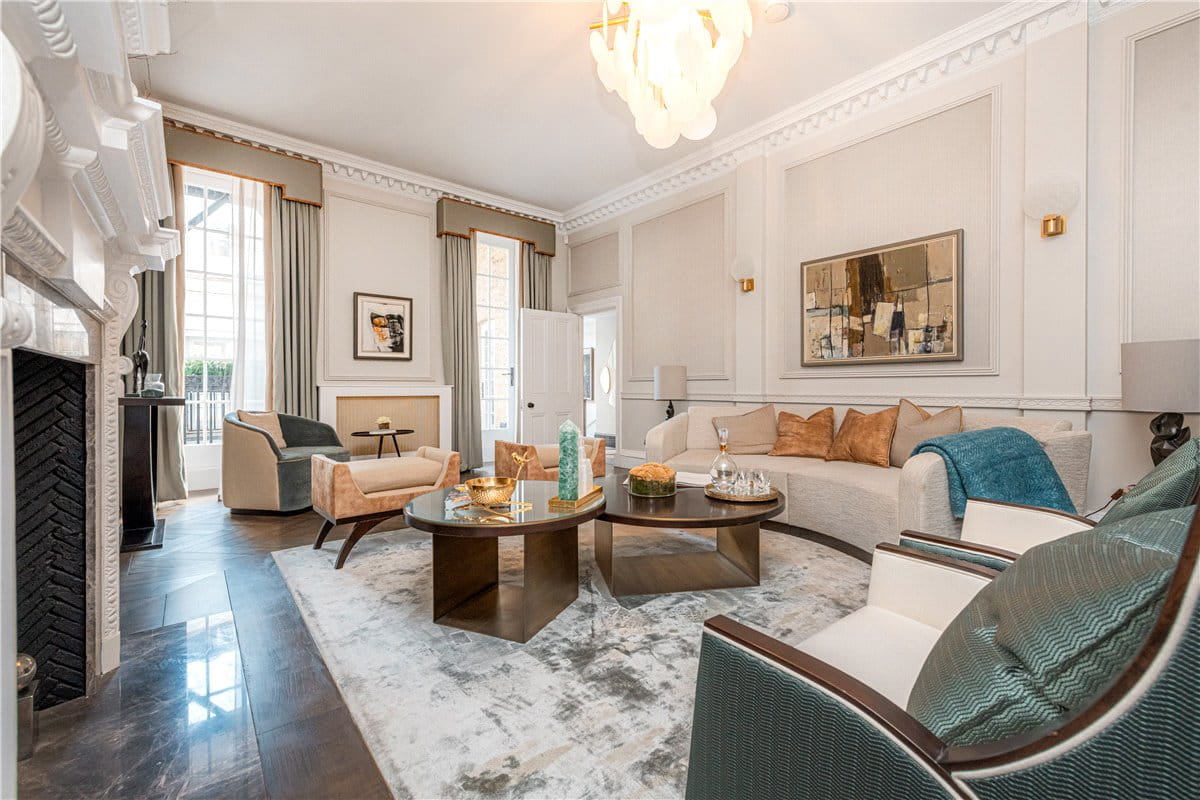 4 bedroom flat, Upper Brook Street, Mayfair W1K