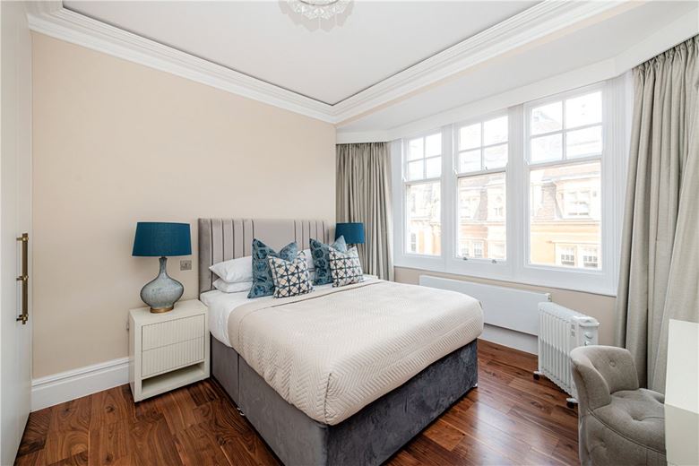 4 bedroom flat, Duke Street, Mayfair W1K - Available