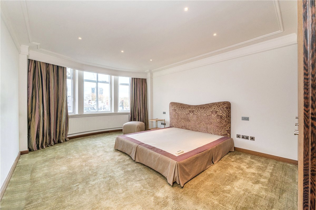 3 bedroom flat, Grosvenor Square, Mayfair W1K - Available