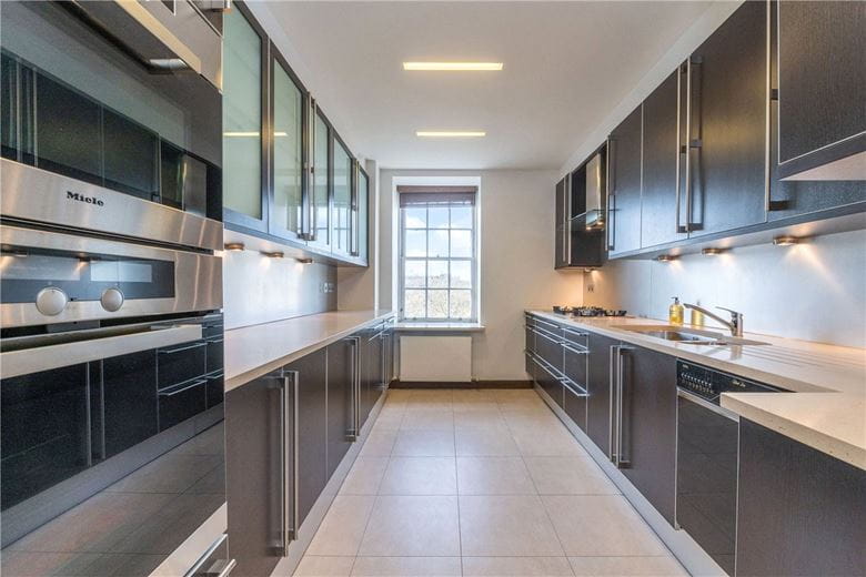 3 bedroom flat, Grosvenor Square, Mayfair W1K - Available