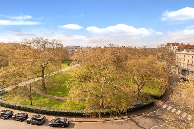 3 bedroom flat, Grosvenor Square, Mayfair W1K - Available