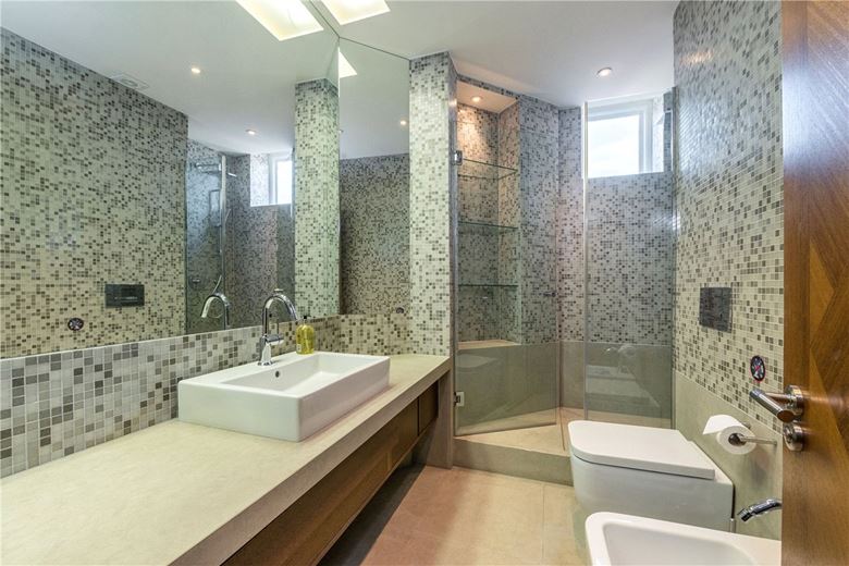 3 bedroom flat, Grosvenor Square, Mayfair W1K - Available