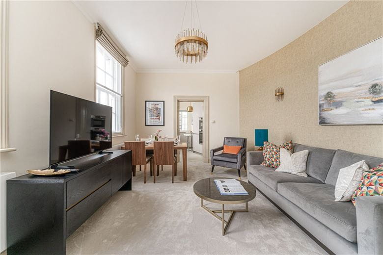 2 bedroom flat, Grosvenor Gardens, Belgravia SW1W - Available