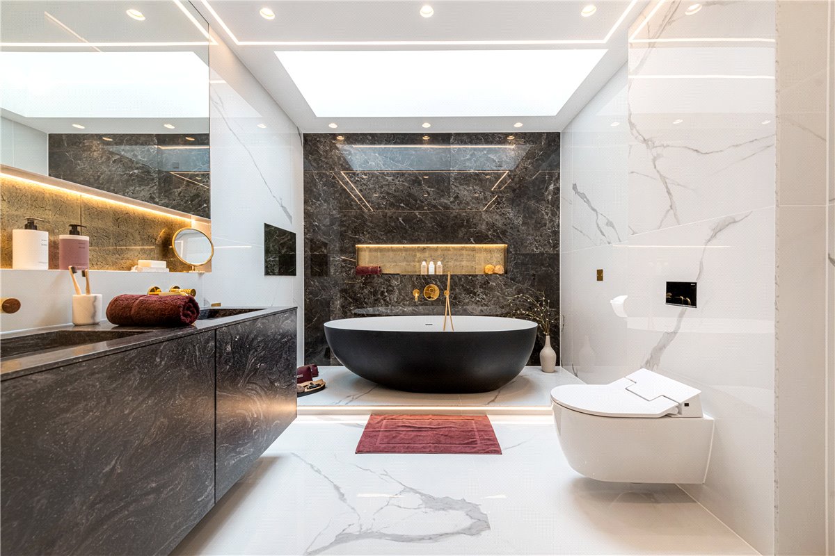 3 bedroom maisonette, South Molton Street, Mayfair W1K - Available