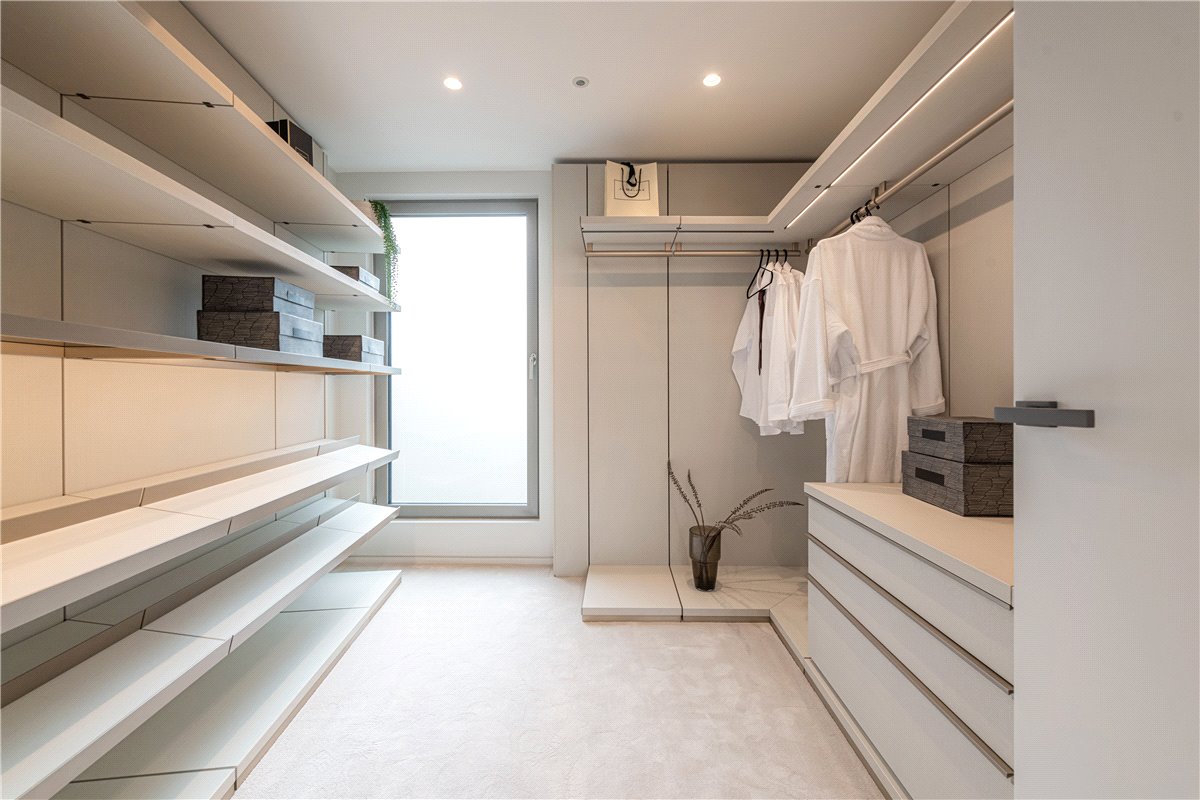 3 bedroom maisonette, South Molton Street, Mayfair W1K - Available