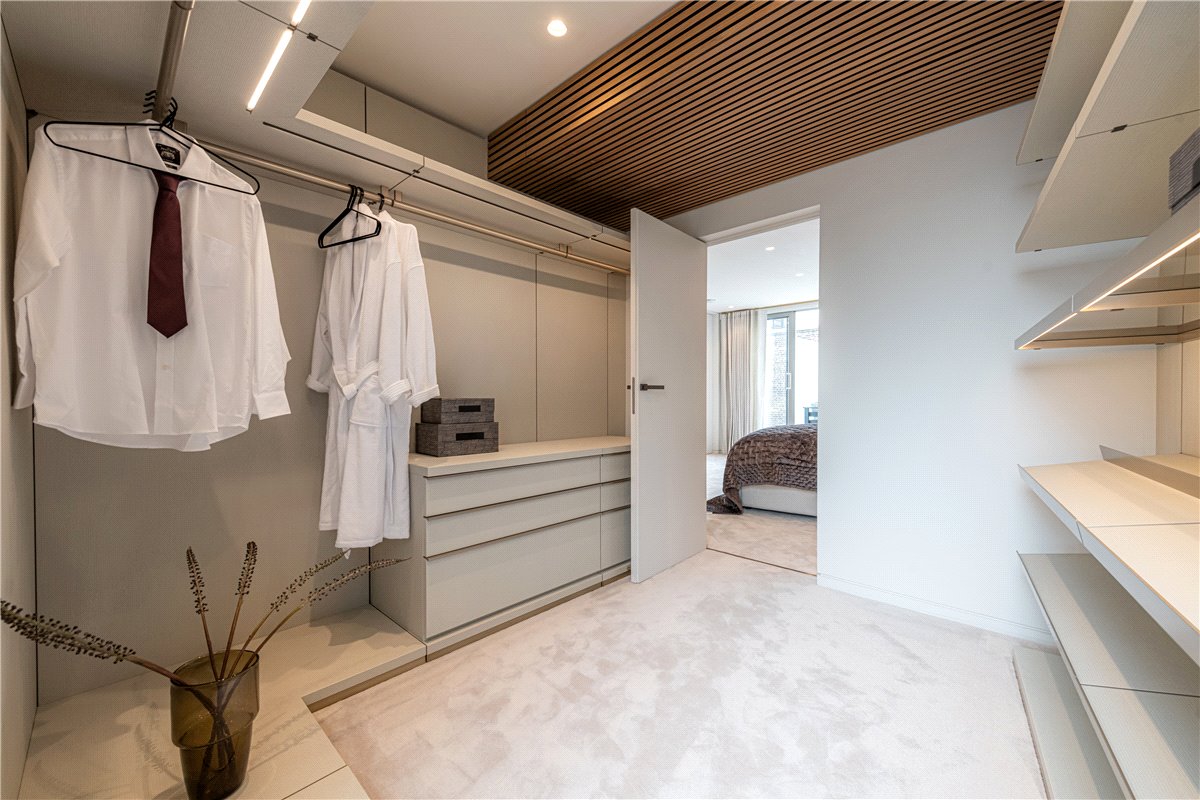 3 bedroom maisonette, South Molton Street, Mayfair W1K - Available