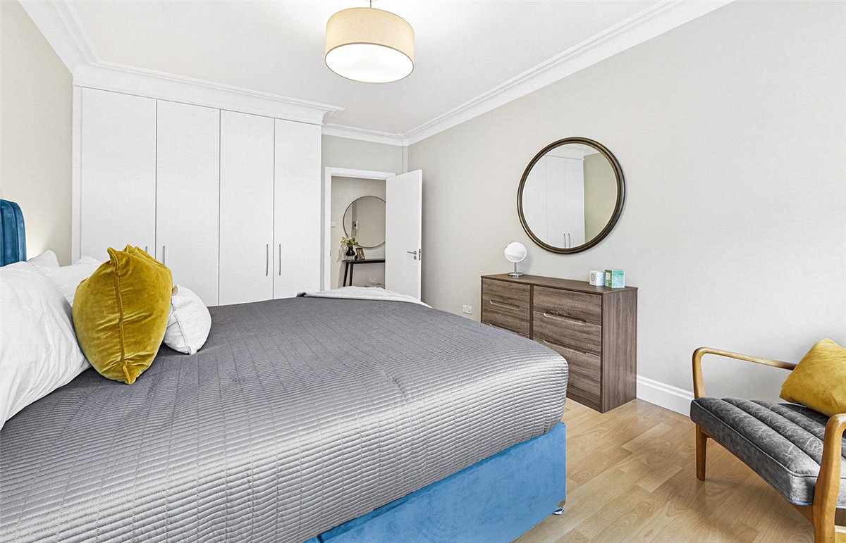 3 bedroom flat, Stafford Court, Kensington High Street W8 - Available