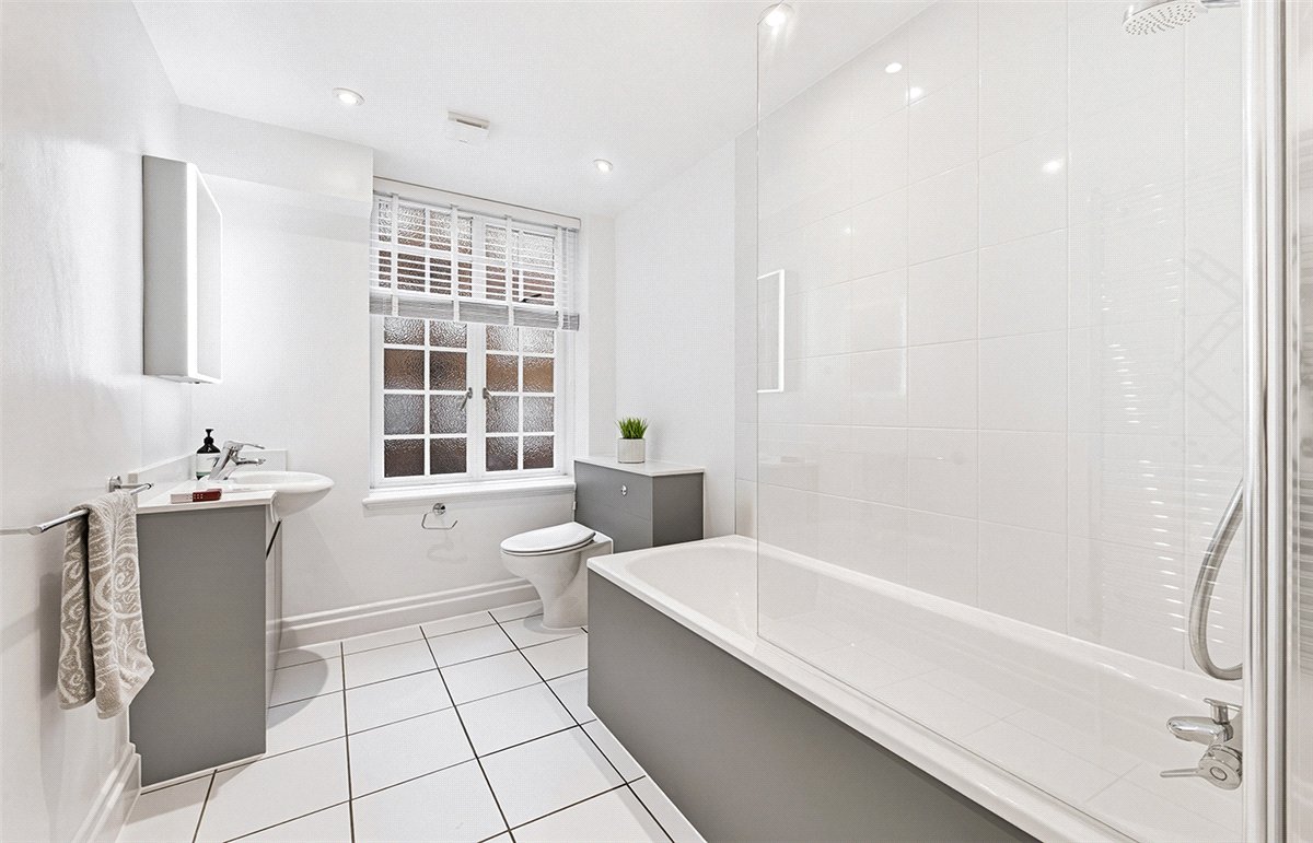 3 bedroom flat, Stafford Court, Kensington High Street W8 - Available