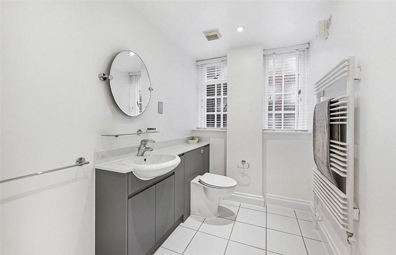 3 bedroom flat, Stafford Court, Kensington High Street W8 - Available