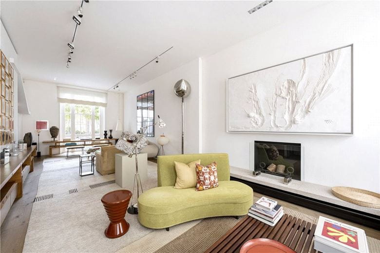 6 bedroom flat, Eaton Place, Belgravia SW1X - Available