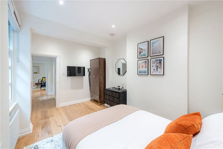 1 bedroom flat, Catherine Place, Westminster SW1E - Available