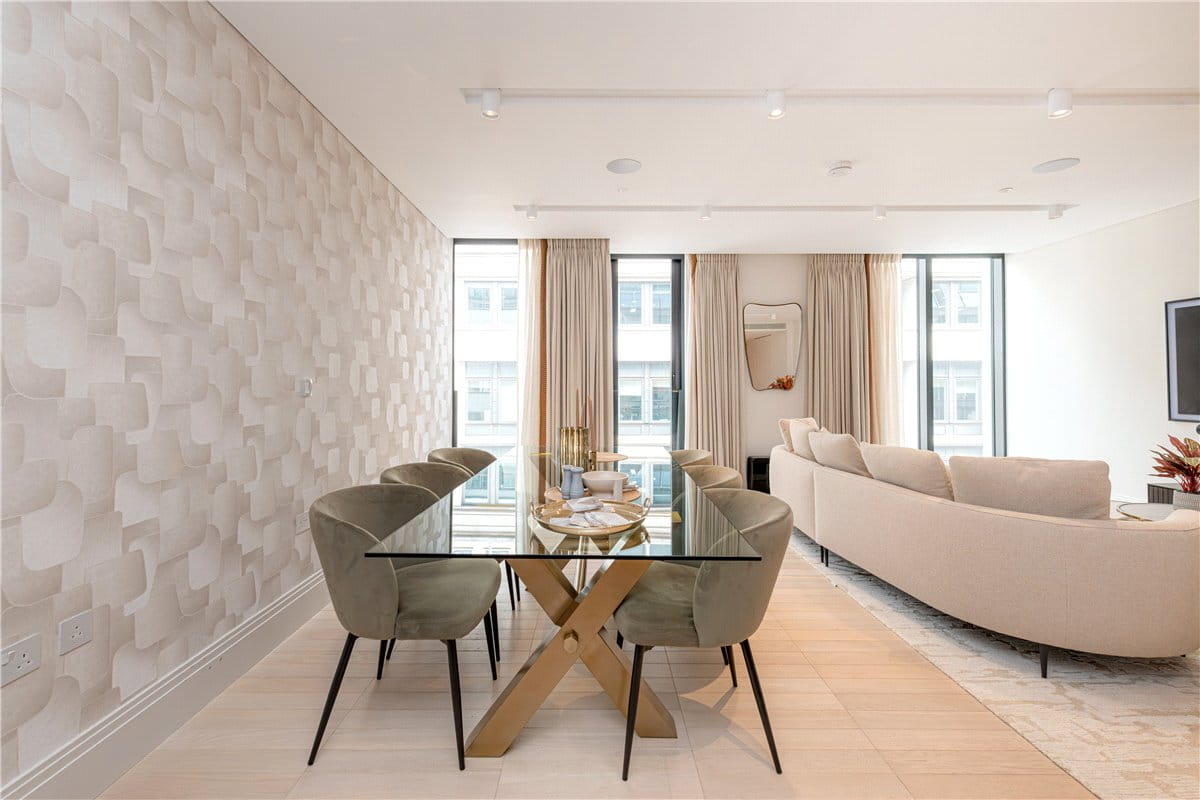 3 bedroom flat, Cork Street, Mayfair W1S - Available