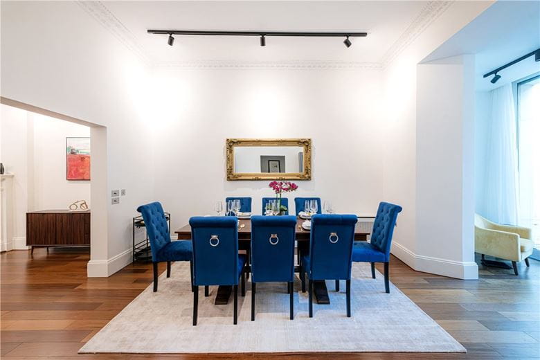 3 bedroom flat, Halkin Street, Belgravia SW1X - Available