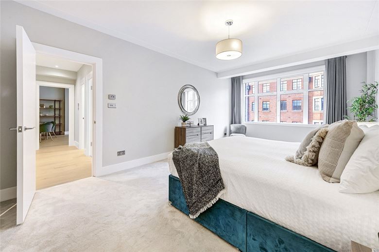 1 bedroom , Richmond Court, 200 Sloane Street SW1X - Available