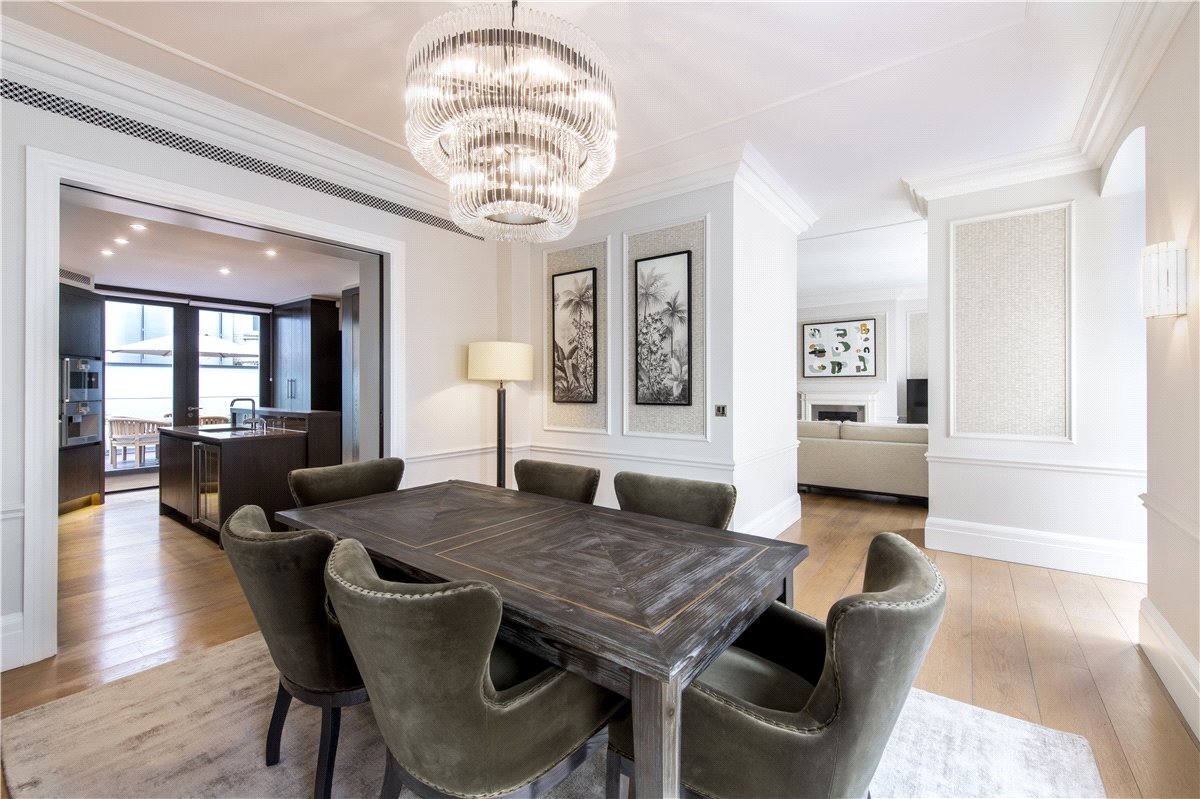 3 bedroom flat, Duke Street, Mayfair W1K - Available