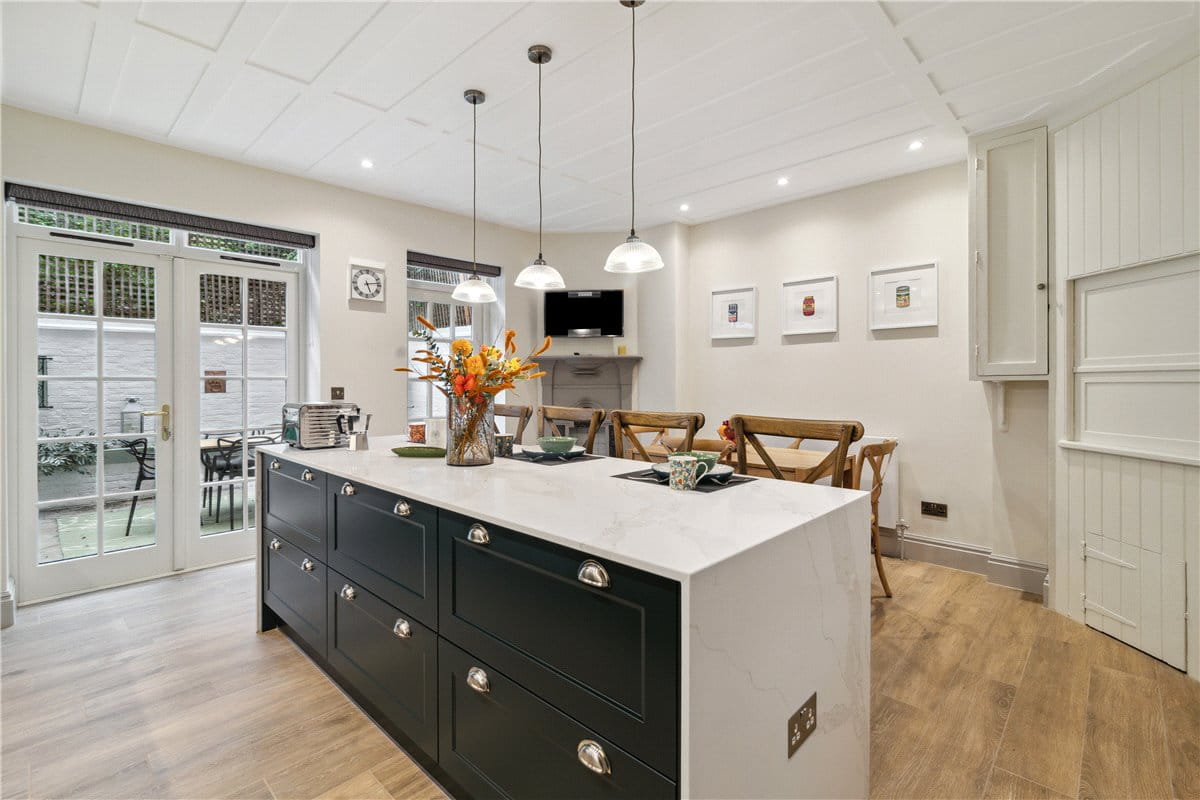 5 bedroom house, Tufton Street, Westminster SW1P - Available