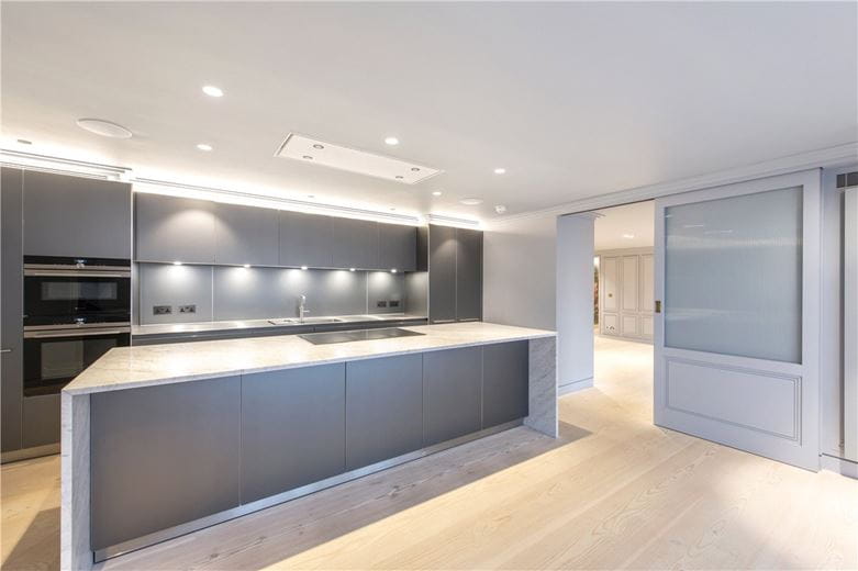 6 bedroom flat, Park Lane, Mayfair W1K - Available