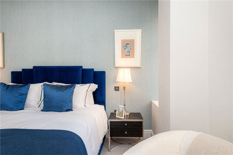 2 bedroom flat, Park Street, Mayfair W1K - Available