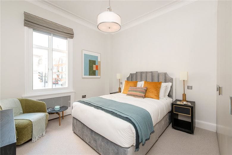 2 bedroom flat, Park Street, Mayfair W1K - Available