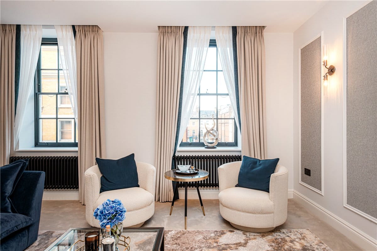 3 bedroom flat, Curzon Street, Mayfair W1J - Available